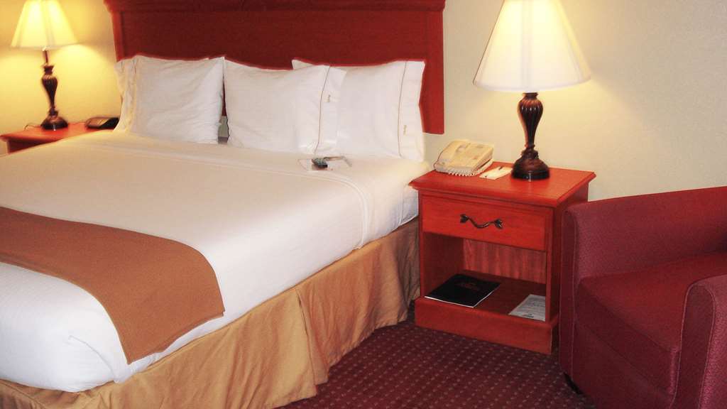 Baymont By Wyndham Marianna Hotel Room photo