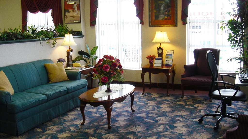 Baymont By Wyndham Marianna Hotel Interior photo
